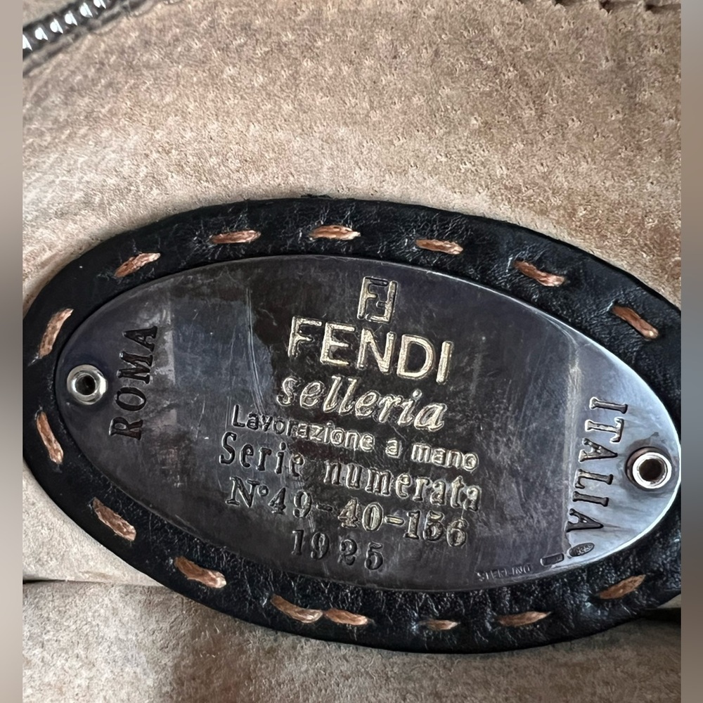 Fendi Selleria Black Leather Shoulder Bag - Picture 10 of 17